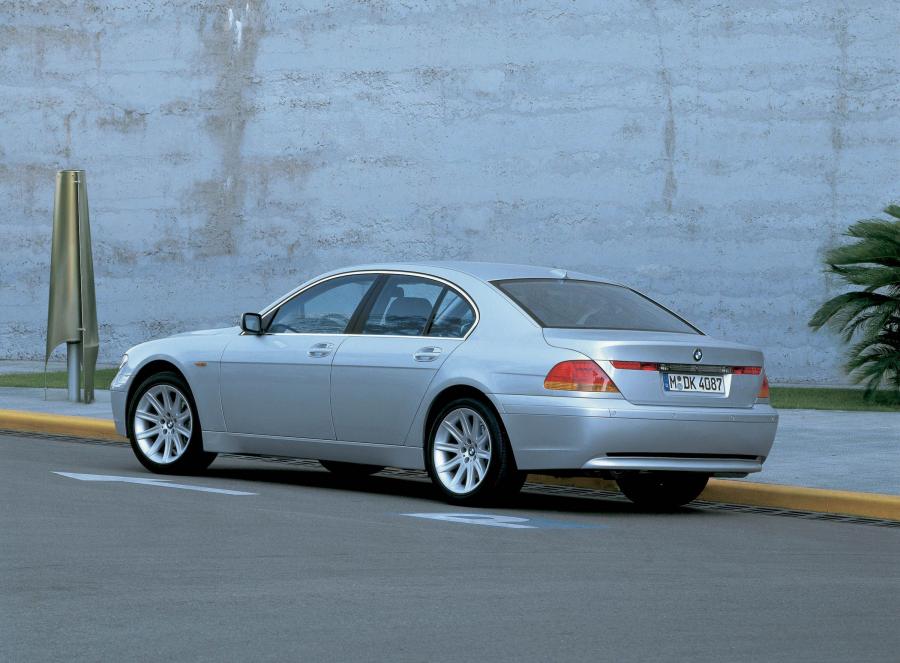  BMW 7-Series 2002 года  (фото 36 из 79)